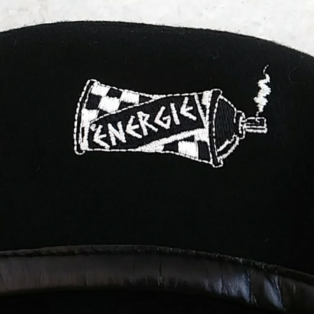 Italian Black Wool Beret - Picture 2 of 4